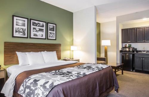 Queensbury Hotel | Sleep Inn & Suites Queensbury - Lake George