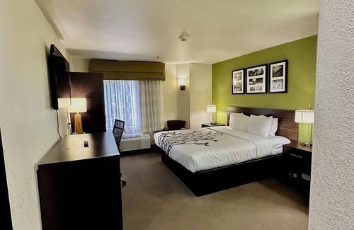 Tulsa Hotel | Sleep Inn & Suites Tulsa Central I-44