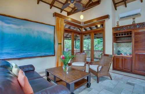 Good Living Camp Cabina | Sleeping Giant Rainforest Lodge