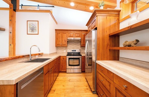 Leavenworth Hotel | Sleeping Lady Mountain Resort