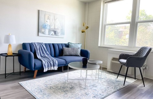 Walnut Hills Apartamento | Sleepover: Divine 1BD/1BA + Gym - Cincinnati