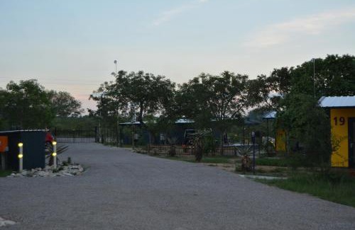 Thorny Bush Game Reserve Hotel | SleepOver Orpen Gate