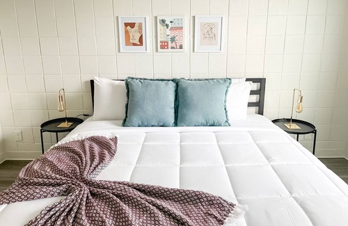 Walnut Hills Apartamento | Sleepover: Vivid 1BD/1BA + Gym - Downtown Cincinnati