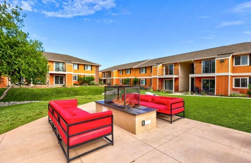 Oklahoma City Apartamento | Sleepover: Vivid 1BD/1BA + Gym & Pool - OKC