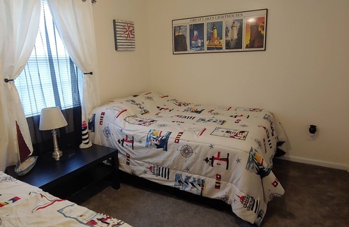 Port Clinton Cabina | Sleeps 1 to 8 Daily or weekly home rental 5 miles from downtown Port Clinton.
