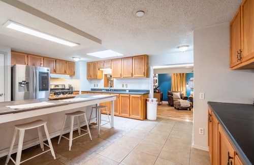 Odessa Casa | Game Room - 6 Beds - Pet Friendly - Large Kitchen - BBQ