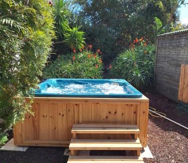 Caesarea Villa | Sleeps 12 Family Villa By The Sea W Jacuzzi & Pool