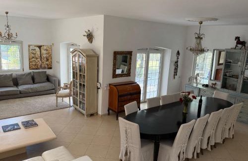 Caesarea Villa | Sleeps 12 Family Villa By The Sea W Jacuzzi & Pool