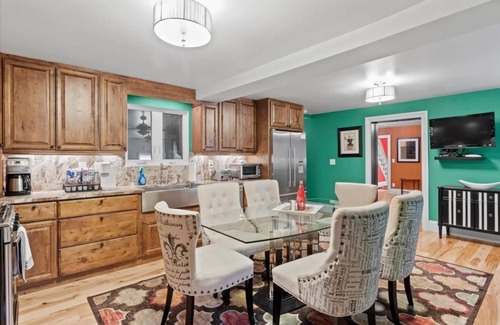 Seneca Falls Casa | Sleeps 14 | Van Cleef Lake Access for paddling | Near Seneca & Cayuga Lake