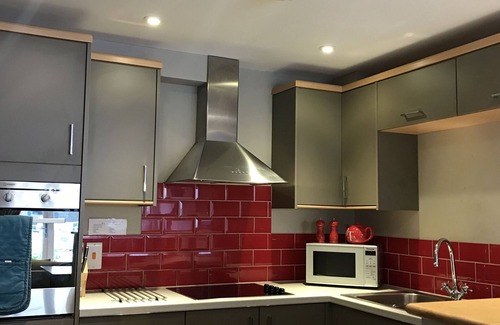 Chedworth Casa | Sleeps 14, 7 Bedrooms, 2 Dogs Welcome, No Smoking, Wood burner, Garden, Cot and Highchair, Children