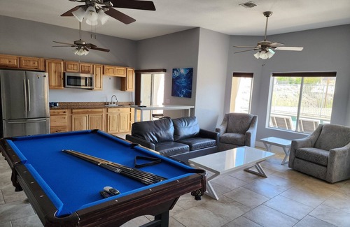 Lake Havasu City Casa | Sleeps 16. 5bd/5a. Pool, Spa, Park Room for RV, Boats and Toy Trailers !