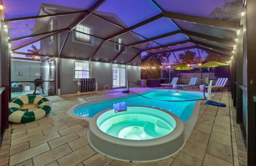 Palma Sola Casa | Sleeps 16 Golf Simulator Pickleball Pool Spa