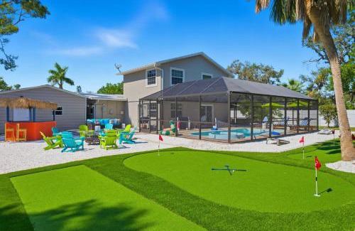Palma Sola Casa | Sleeps 16 Golf Simulator Pickleball Pool Spa
