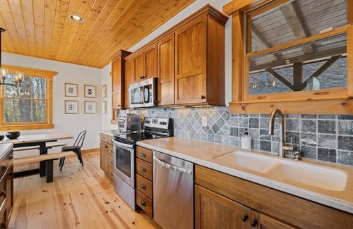 Seven Devils Cabina | Sleeps 16 - Long Range Views -Private Ski Cabin