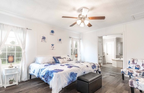 Madison Casa | Sleeps 18+ Madison House on 7 Acres