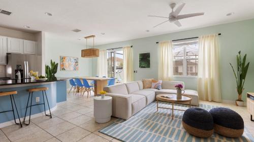 Loughman Casa | Sleeps 18 Solterra Resort Pool GameRoom Themed BDRs Broad Oak by AvantStay