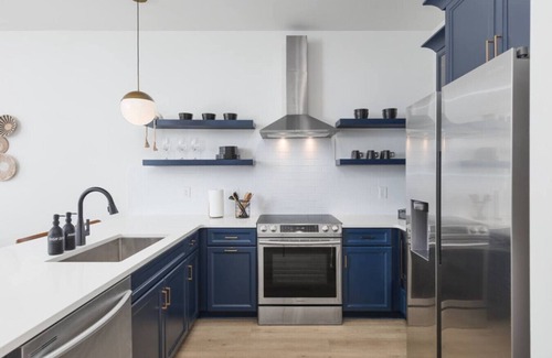 Cleveland Park Apartamento | Sleeps 20, 3 Condos Side-by-Side, 10 minutes to Broadway