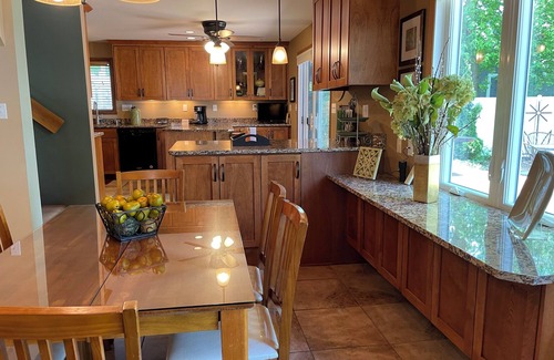 Wind Lake Casa | Frente al agua, 2624425713 SE WI ... 3600 pies cuadrados, 3 camas King (para 18) ...