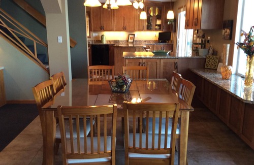Wind Lake Casa | Frente al agua, 2624425713 SE WI ... 3600 pies cuadrados, 3 camas King (para 18) ...