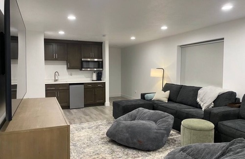 Sweetwater Casa | Sleeps 20+, Fire Pit, Game Room, Ideal Beach Pass, Private Hot tub