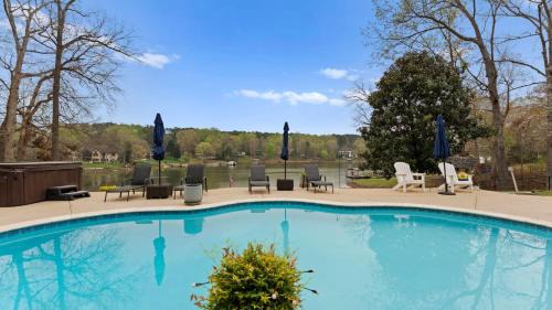 Sherrills Ford Casa | Sleeps 22 Lakefront w Private Dock Pool 2 Houses Lake Living by AvantStay