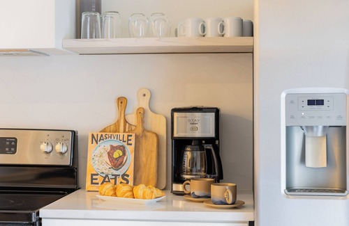 Five Points Casa | Sleeps 28 | 2 Units Near DT Nashville | Outrider by AvantStay