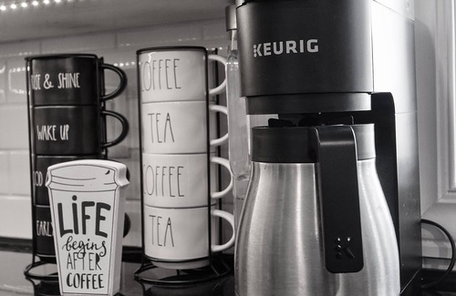 Kaukauna Casa | Sleeps 30 | 5000+ Sq Ft | Pool & Hot Tub