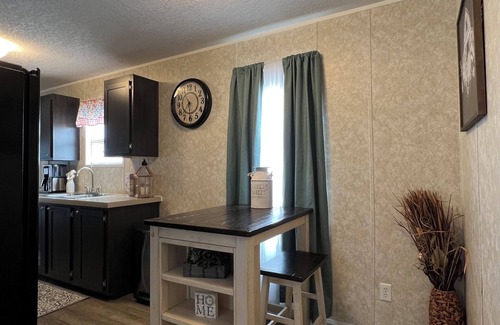 Eden Cabaña | Sleeps 4 - 3Acre Retreat-Near Airport, Savannah & Beaches - Close to i-95 & i-16