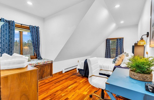 Sunday River Area Chalet De Esquí | Sleeps 4 | Hot Tub | Kitchen | Fire Pit | Grill