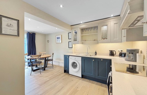 Grantham Cabaña | Sleeps 6, lovely 3-bedroom cottage in Harlaxton Village