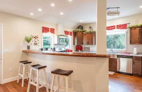 Elkton Cabina | Sleeps 6, Rural, Peaceful, Homey