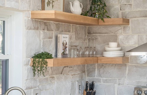 Sugarcreek Casa | Sleeps 8, hot tub, brand new, secluded, Amish Country