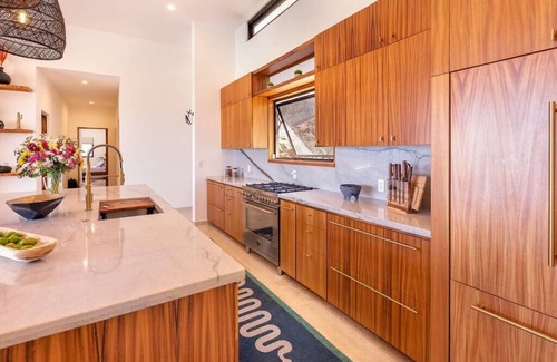 El Pescadero Villa | New Construction Lux Villa, Heated Salt Water Pool, Jacuzzi, Luxury Villa