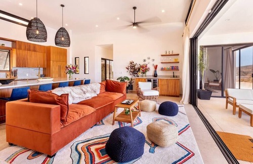 El Pescadero Villa | New Construction Lux Villa, Heated Salt Water Pool, Jacuzzi, Luxury Villa