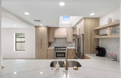 Coronado Casa | Sleeps 8 | Pool | Centrally Located Oasis