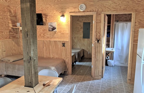 Fayetteville Hotel | Sleeps up to 4, kitchenette, full bathroom, air conditioned/heated, free WiFi