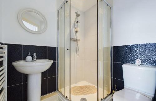 Stafford Casa | Sleeps6- FamilyFriendly- FreeParking- 3Br