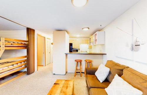 Sandpoint Hotel | Slope-Walk Condo