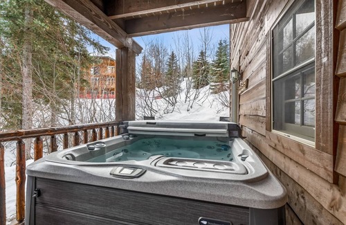 Whitefish Casa | Perfecly Located Montana Ski-in Townhouse de esquí en Big Mountain + Fireplace!