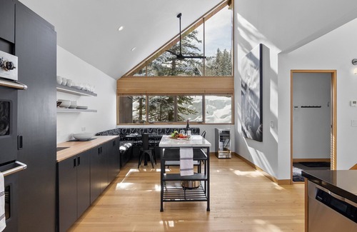 Mountain Village Casa | Slopeside Chalet 4 Bedroom Home by RedAwning