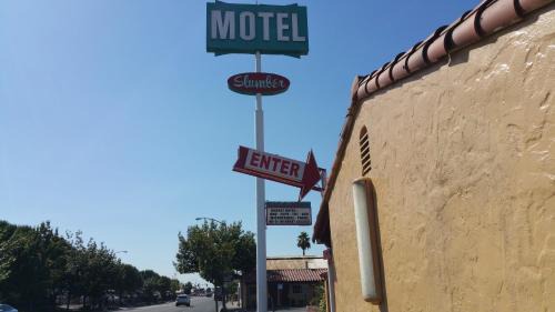 Merced Hotel | Slumber Motel