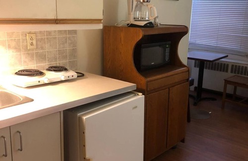 Latin Quarter Apartamento | Small affordable Studio near UQAM.