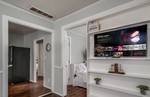 Pontiac Cabaña | Cute and affordable Beverly