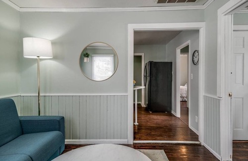 Pontiac Cabaña | Cute and affordable Beverly