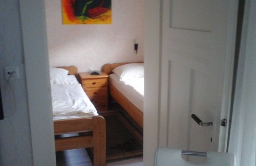 Bad Salzuflen Apartamento | Pequeño apartamento con balcón.