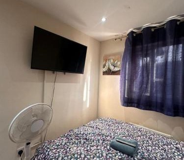 Thamesmead East Casa | Small Budget Roomz 2