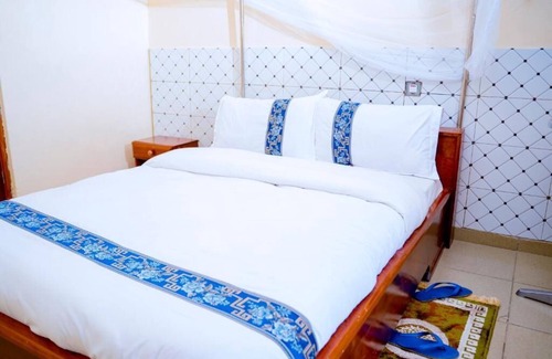 Gisenyi Apartamento | Small Double Room -Deluxe Double Room with Balcony