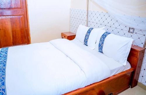 Gisenyi Apartamento | Small Double Room -Deluxe Double Room with Balcony