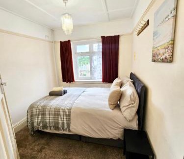 Filton Casa | Small Double Room near Southmead