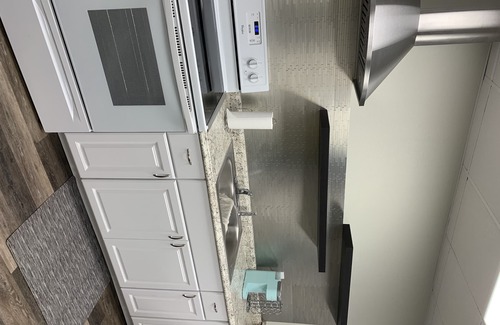 Hemphill Apartamento | Apartamento de pequeña eficiencia en la comunidad tranquila del lago